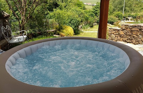 Chataigneraie Cantalienne House | Lacalmontie Manor