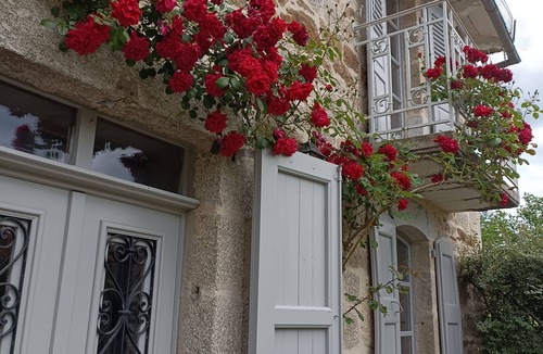 Chataigneraie Cantalienne House | Lacalmontie Manor