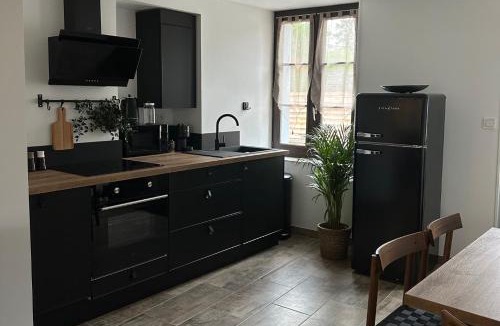 Meusnes House | LaCartePostale