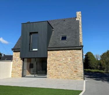 Plougoumelen House | Lacave