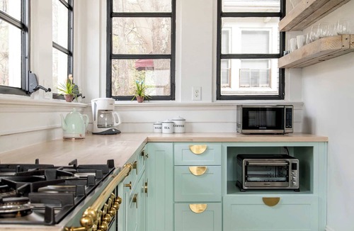 Inman Park Apartment | Lace and Leather