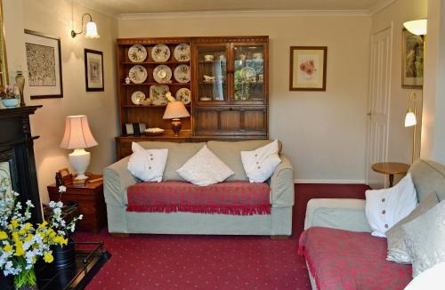 Ashbourne House | Lace Cottage