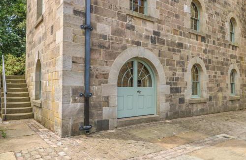 Longnor Apartment | Lacewood