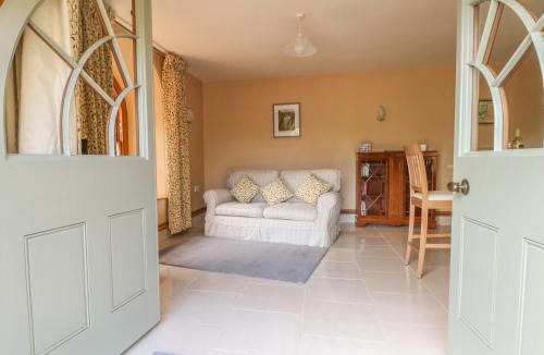 Longnor Apartment | Lacewood