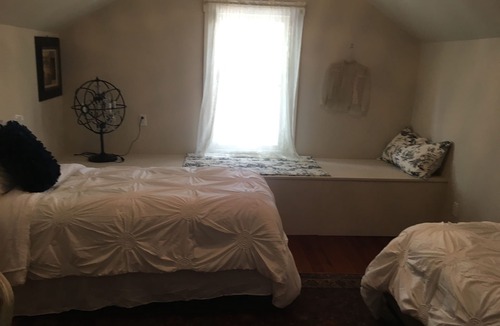 Carmine Bed & Breakfast | Lacey room of Cala Lily