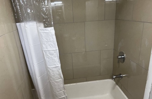 Knob Noster Hotel | Laci's Country Inn