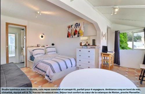 Niolon Apartment | "LaCigaleDeNiolon", Vue Mer à 180 & Terrasse intime, Plage à 50m, Wi-Fi & Netflix, Un guide des activités Printemps-Été offert