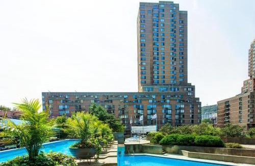 Milton Park Apartment | LaCité Cozy Apartment Close to Central Montreal
