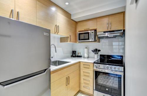 Milton Park Apartment | LaCité Cozy Apartment Close to Central Montreal