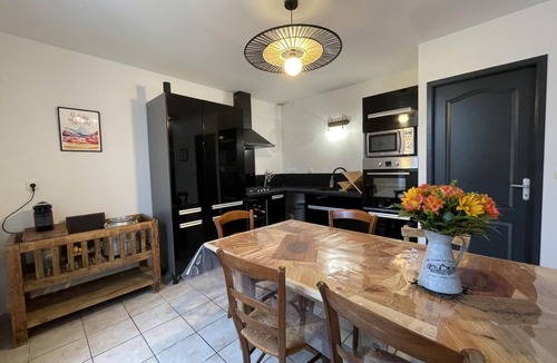 Laroin House | Lacoste - Laroin - Gîte