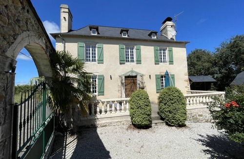 Laroin House | Lacoste - Laroin - Gîte