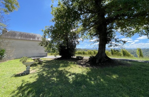 Laroin House | Lacoste - Laroin - Gîte