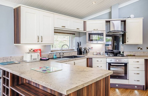 Congleton Ski Chalet | Ladera Luxury Lodge 3