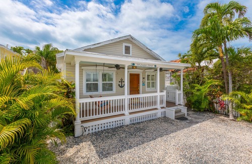 Uptown - Upper Duval House | LADY ADMIRAL ~Sweet cottage & guest house with private heated pool off Duval!