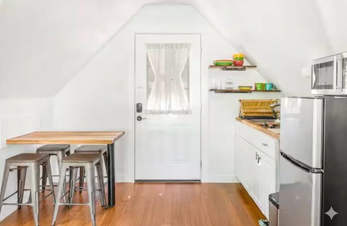 Holly Apartment | Lady Bird Lake Trail Guest House - Holly - Weekly Discount