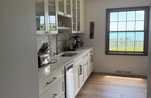 North Bay House | "Lady Blue" - Beach Home with Private Beach on Lake Michigan - “Lady Blue”