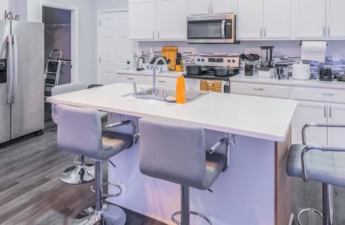 Church Street House | Lady G - Modern Comfort in Fairburn