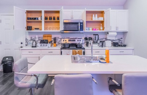 Church Street House | Lady G - Modern Comfort in Fairburn