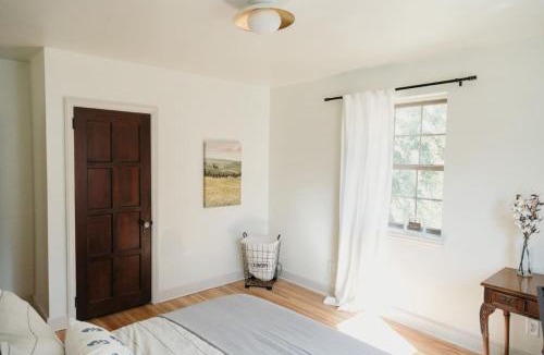 Conestoga House | Lady Grey Cottage - Hot Tub