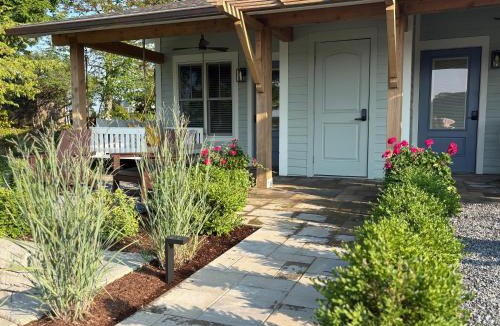 Essex Cabin | Lady on the Lake