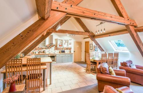 Hulland Ward House | Lady Pond Retreat