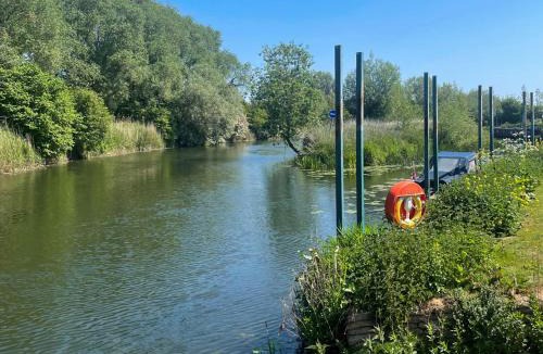 Ardens Grafton House | Lady V