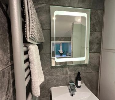 Fence House | Ladybird Cottage