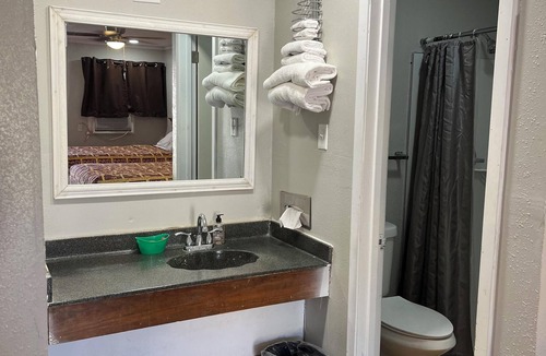 Johnson City Hotel | Ladybird Inn