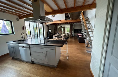 Saint-Medard-sur-Ille Resort | Lafamosia Between loft and villa with pool