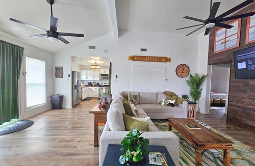 Jamaica Beach House | Lafitte's Hideout Jamaica Beach