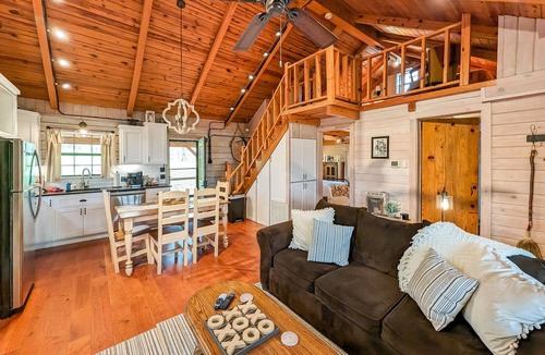 Boswell House | Lagniappe Cabin ~ romantic getaway