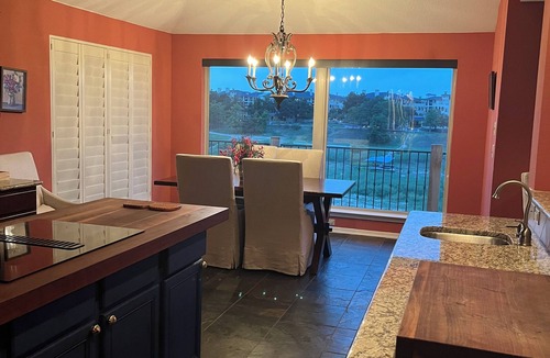 Highland Lake Estates House | Lago Lounge, Enjoy nature in a family retreat with pool and hot-tub