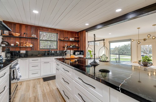 Waterford On Lake Travis House | Lago Vista Home w/Putting Green & Pool!