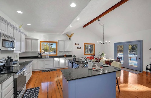 Donnelly House | Lago Vista in Donnelly Spacious 5BR Retreat Near Lake Cascade with AC