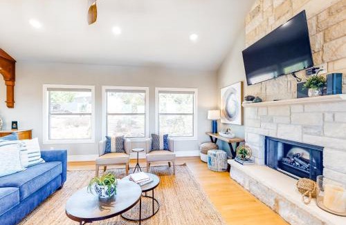 Point Venture House | Lago Vista Retreat