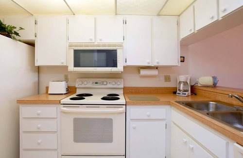 Plantation Condo | Lagoon front 2/2 condo - Overlooking the golf course - Approach Shot