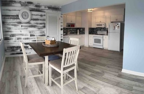 Osbornsville House | Lagoon House