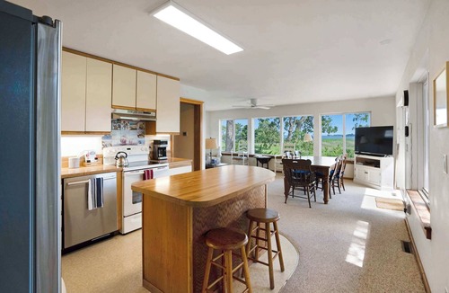 East Marion House | Lagoon Lodge North Fork, Charming 3Br, Waterfront