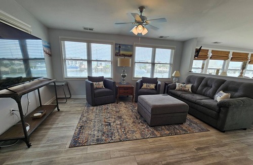 Pebble Beach House | Lagoon Luxe Retreat