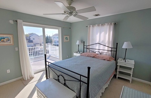 Beach Haven West House | Lagoon waterfront family vacation minutes to BEACH LBI