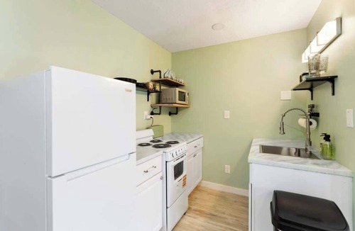 Ono Island House | Lagoona Villa: a Poolside Paradise