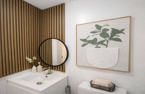 Royal Poinciana House | Lagunna by the Airport