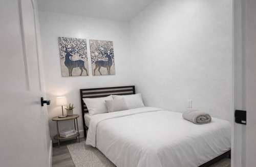 Royal Poinciana House | Lagunna by the Airport