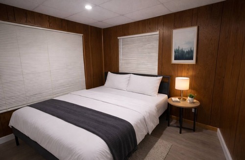 Royal Poinciana House | Lagunna by the Airport
