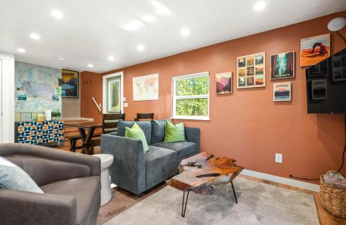 Coram House | Laid Back Cabin 7 Mn to Glacier, Private Fire Pit