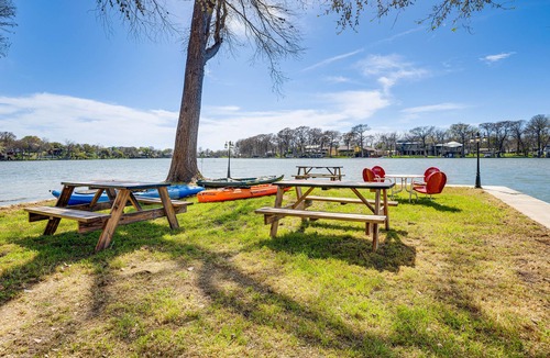 New Braunfels Apartment | Laid-Back Vibe! Waterfront Lake Dunlap Studio