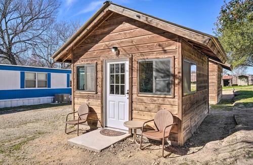 New Braunfels Apartment | Laid-Back Vibe! Waterfront Lake Dunlap Studio