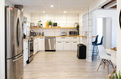 Brighton Cottage | Laidback Luxury Near Prince Edward County!