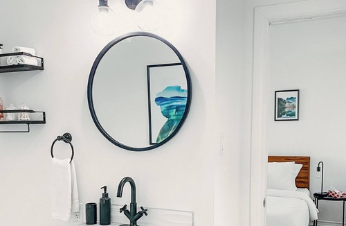 Brighton Cottage | Laidback Luxury Near Prince Edward County!