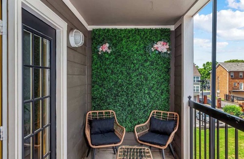 Rutledge Hill Condo | Lainey's Loft-Broadway Less than 2 Miles!